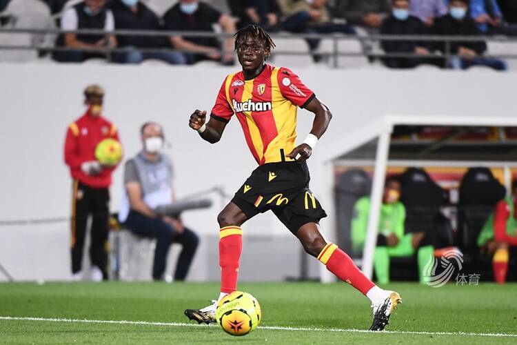 爱游戏(ayx)中国体育-中国男篮与开拓者夏联比赛