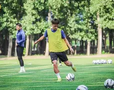 爱游戏(AYX)体育-马尔穆什在足总杯决赛罚丢点球